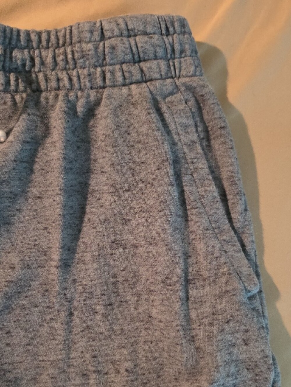 Under Armour Men's Heathered Gray Performance Shorts with White Drawstring - Picture 3 of 5